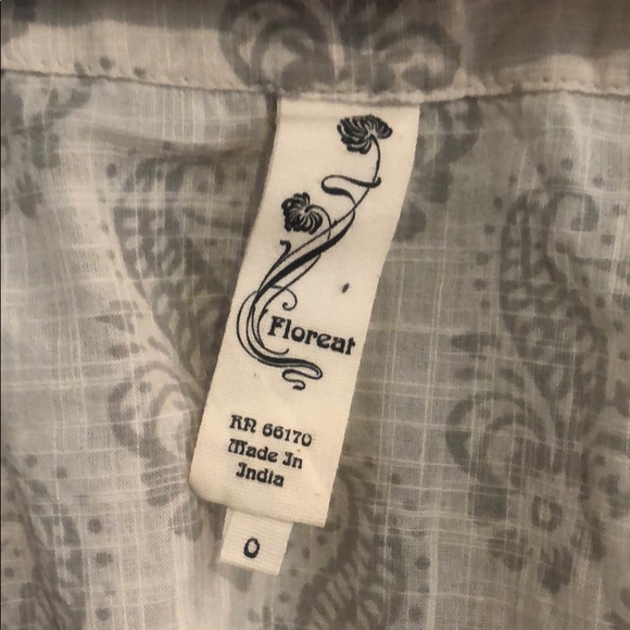 Adorable Anthropologie top! - Picture 2 of 5